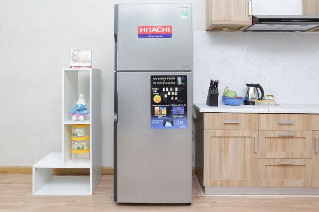 Vệ sinh tủ lạnh Hitachi sạch chuyên nghiệp như thợ